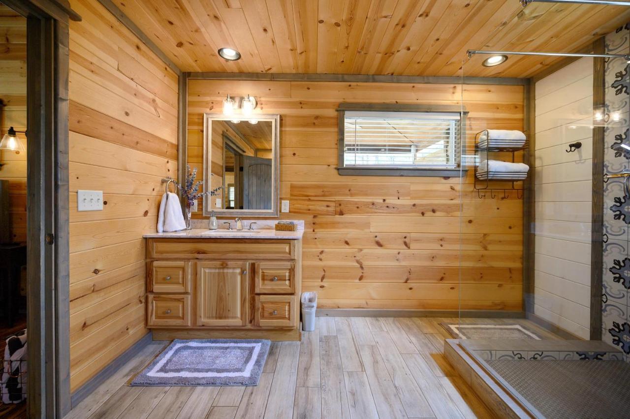 Convenient Romantic Hot Tub Bbq 3-Night Special! Broken Bow Luaran gambar